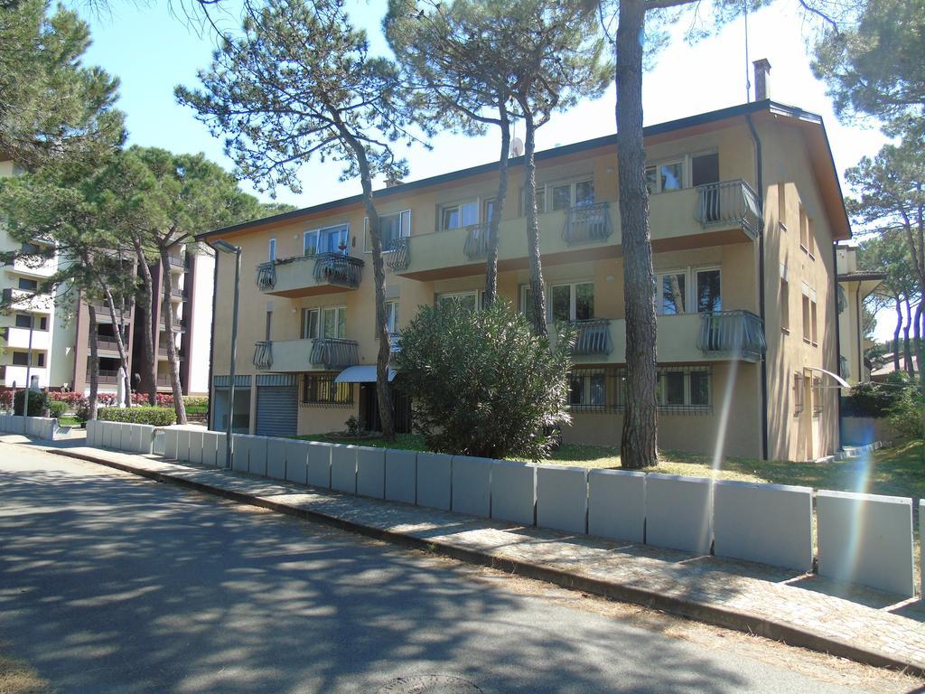 Villa Valeria Lignano Sabbiadoro Buitenkant foto